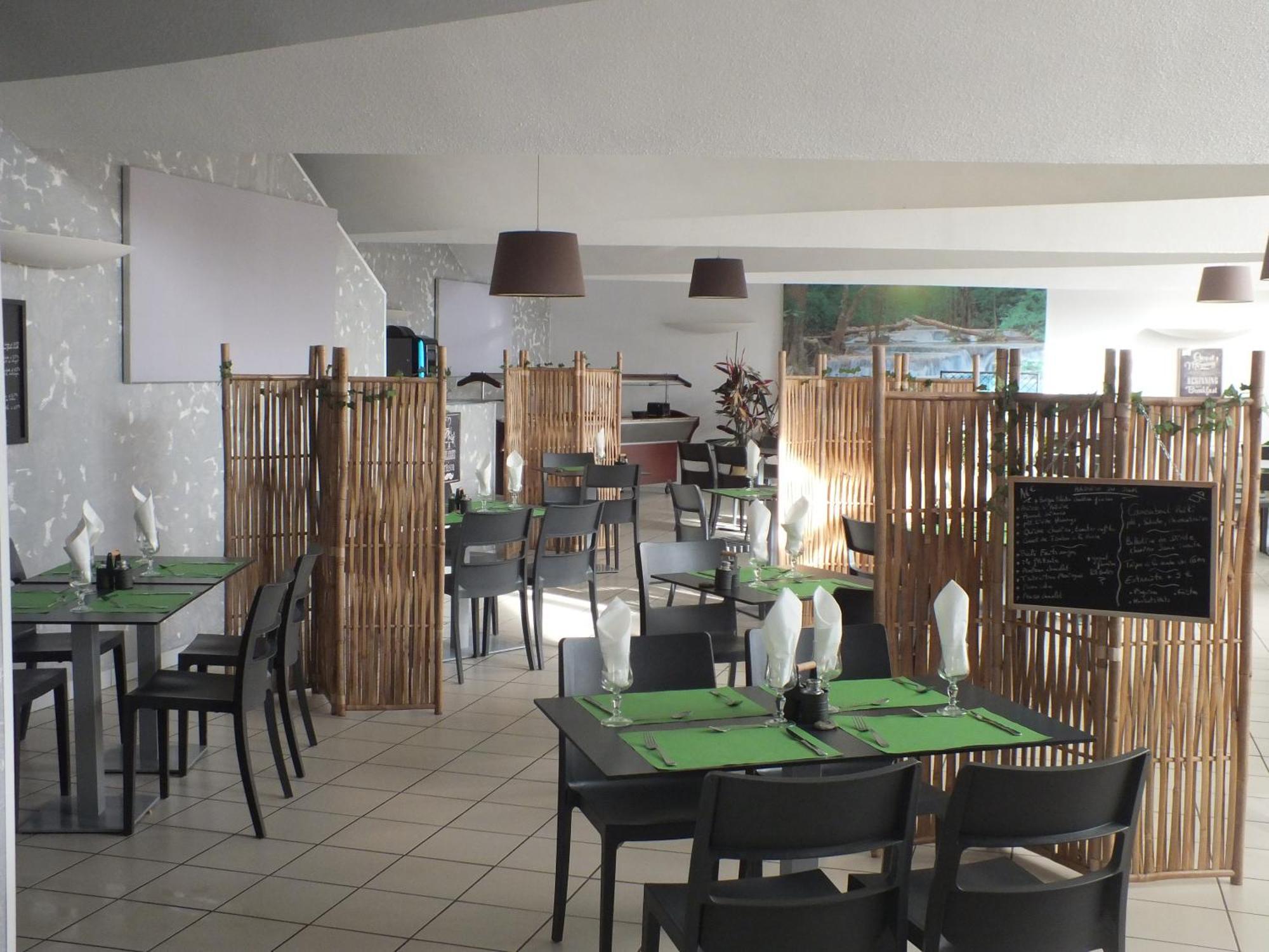 Logis Hotel Restaurant Le Clos Saint Loup Bram Exterior photo